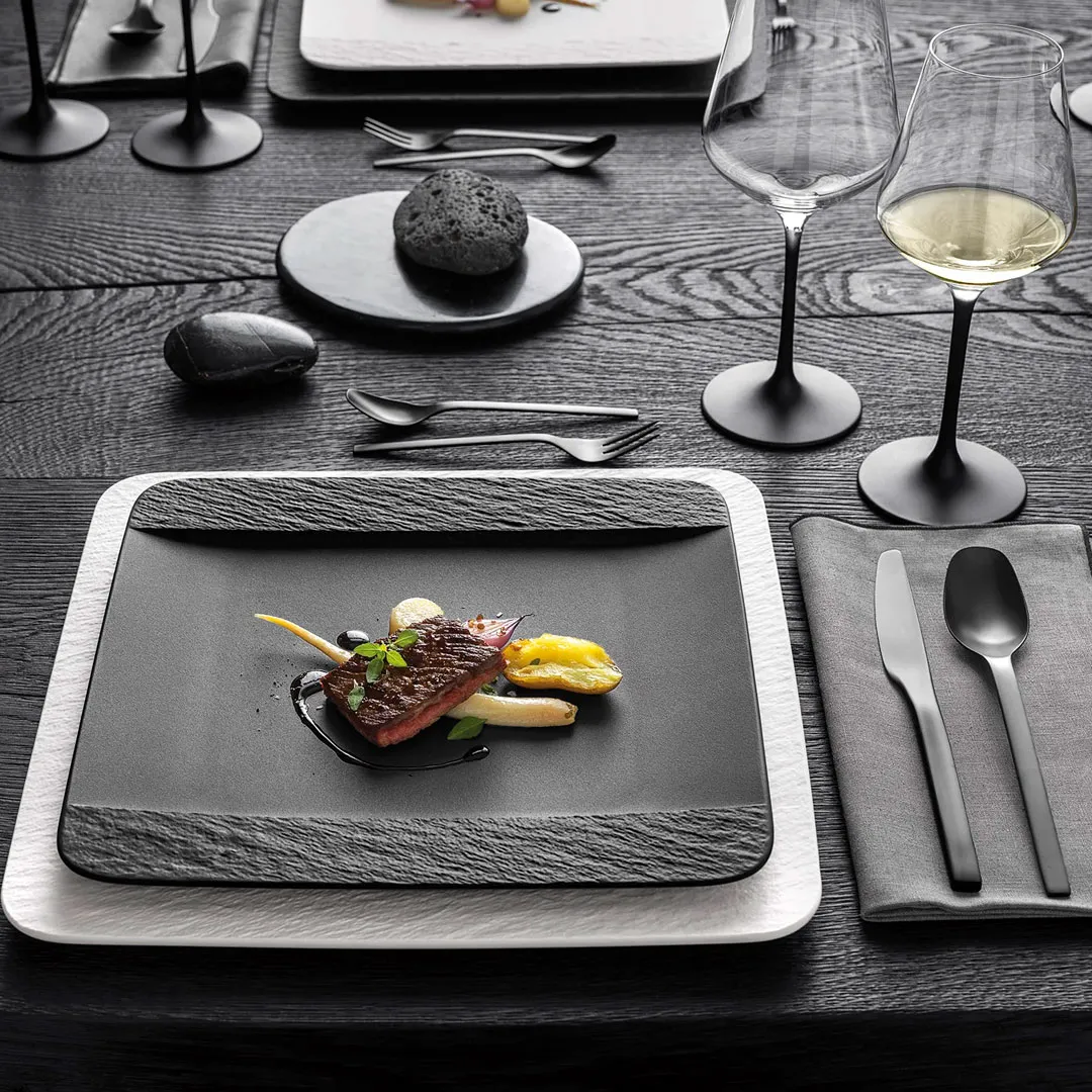 Плоская квадратная тарелка