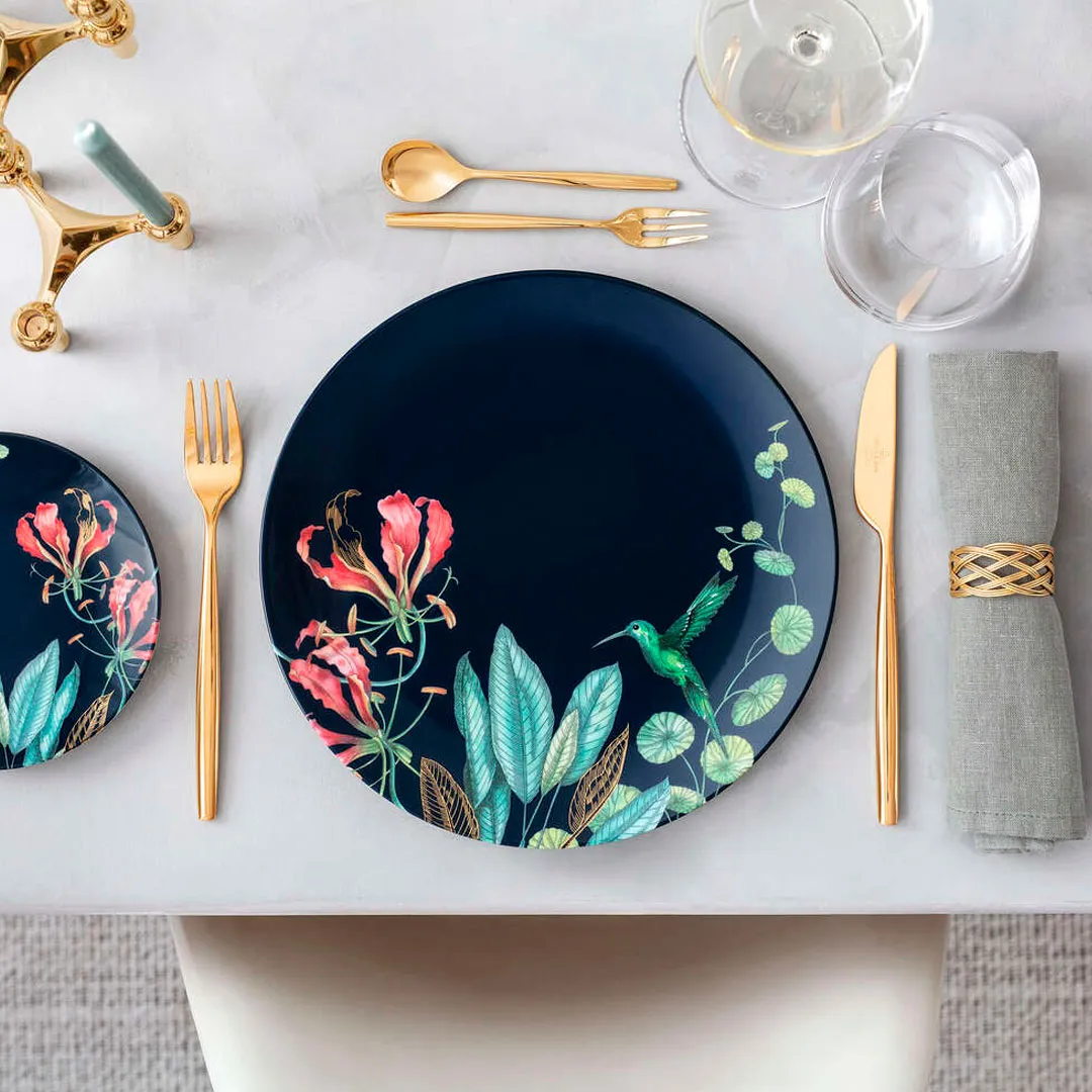 Плоская тарелка