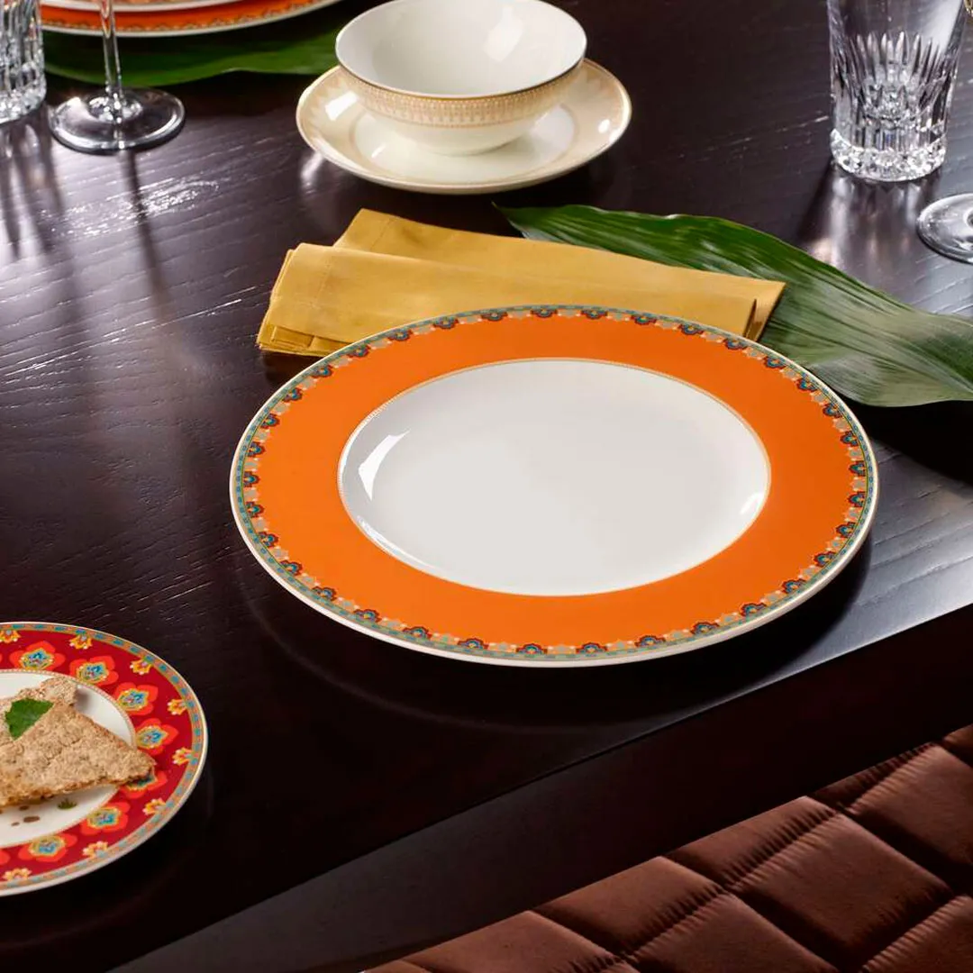 Плоская тарелка