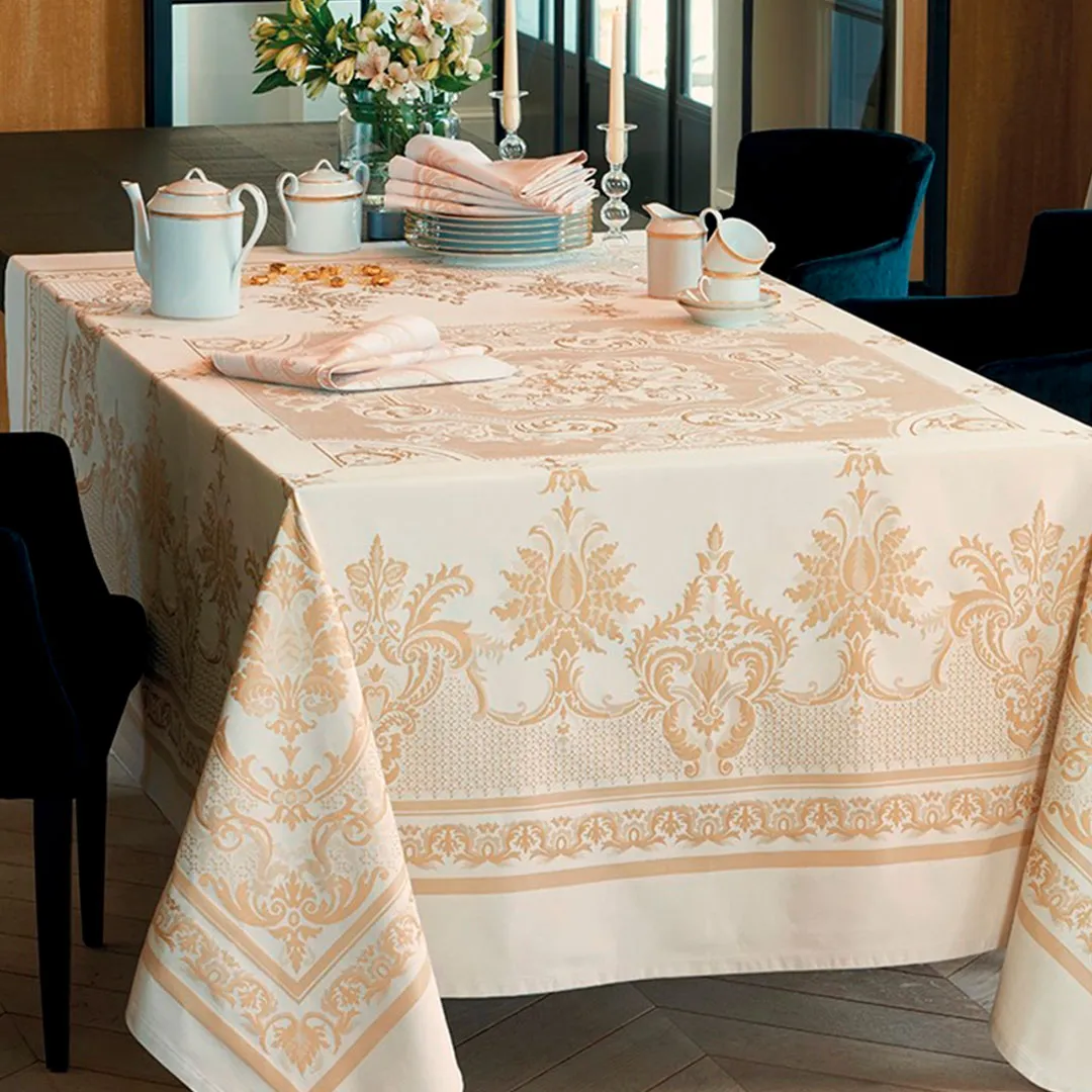Скатерть ELEONORE GOLD