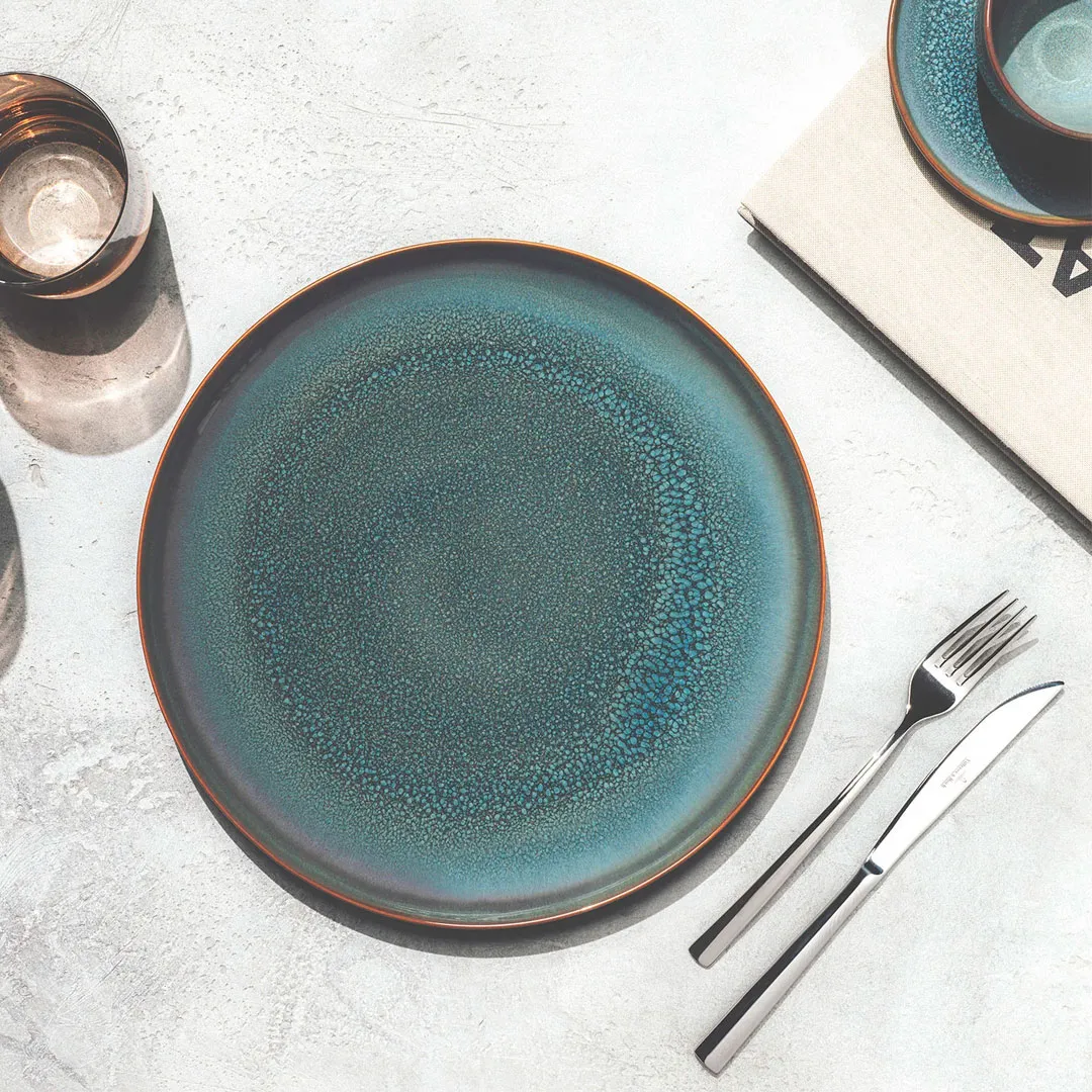 Плоская тарелка