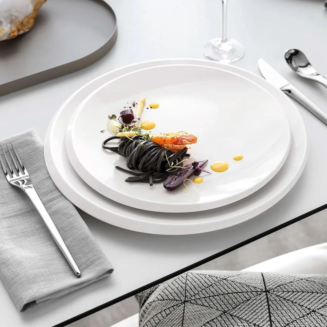 Плоская тарелка