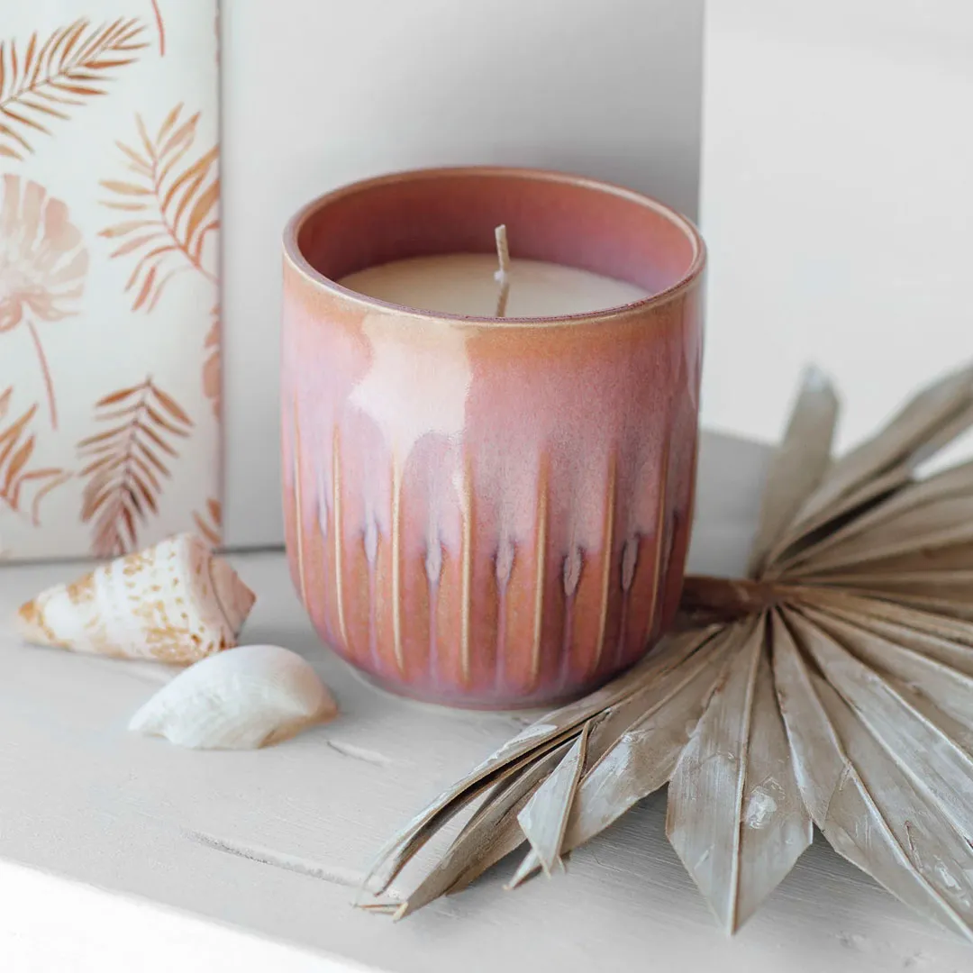 Подсвечник со свечой