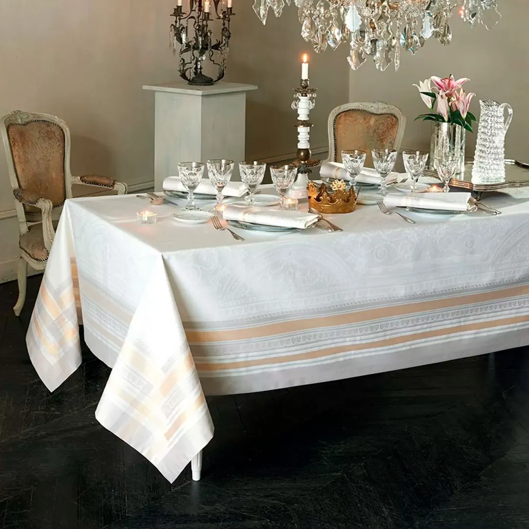 Скатерть GALERIE DES GLACES VERMEIL