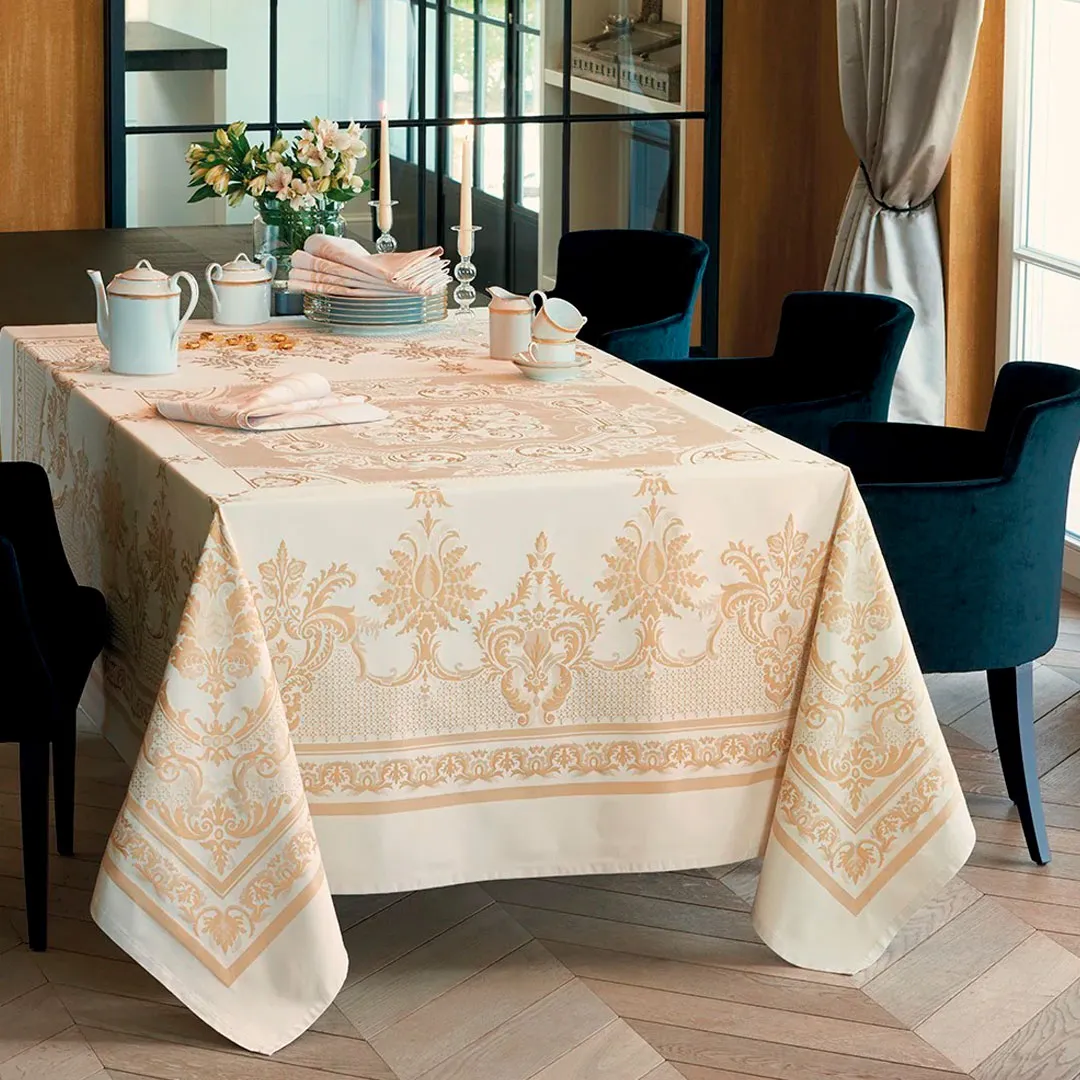 Скатерть ELEONORE GOLD